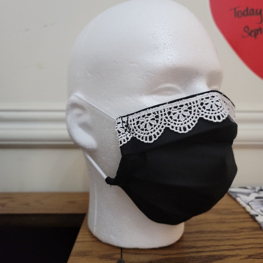 Dissent Collar Mask